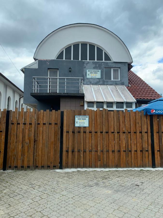 Master Adventure Guest House Vadu Crisului Eksteriør billede